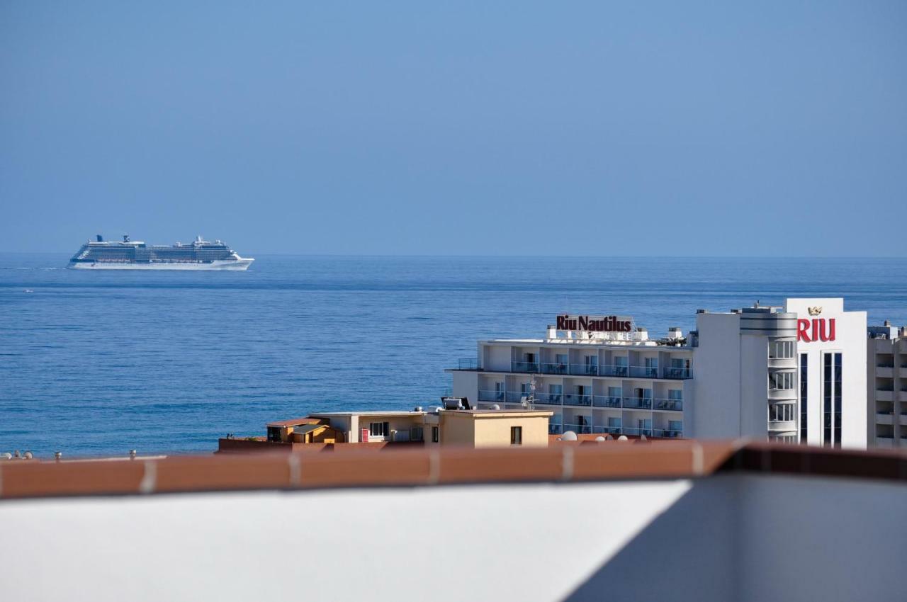 Atico Duplex Con Vistas Al Mar. Dos Plazas De Garaje Lägenhet Torremolinos Exteriör bild